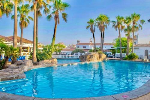 Enjoy Cala Porter En Complejo Vacacional in Alaior, Spain