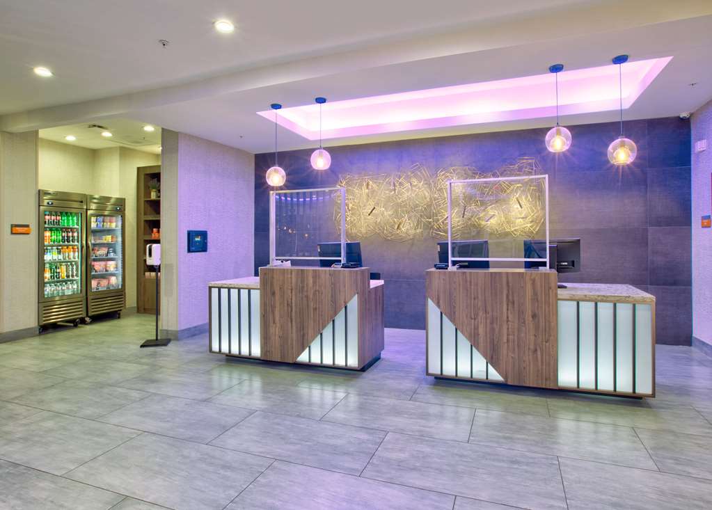 La Quinta Inn & Suites by Wyndham Dallas Fairpark - photo 15