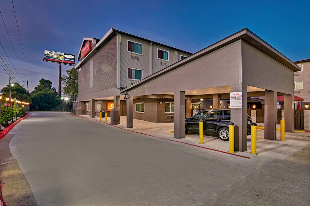 Orangewood Inn & Suites Midtown - photo 57