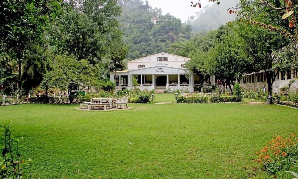 Hotel White Palace — Saidu Sharif
