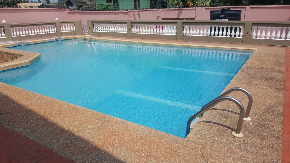 First Choice Hotel - carbon neutral hotel in Accra