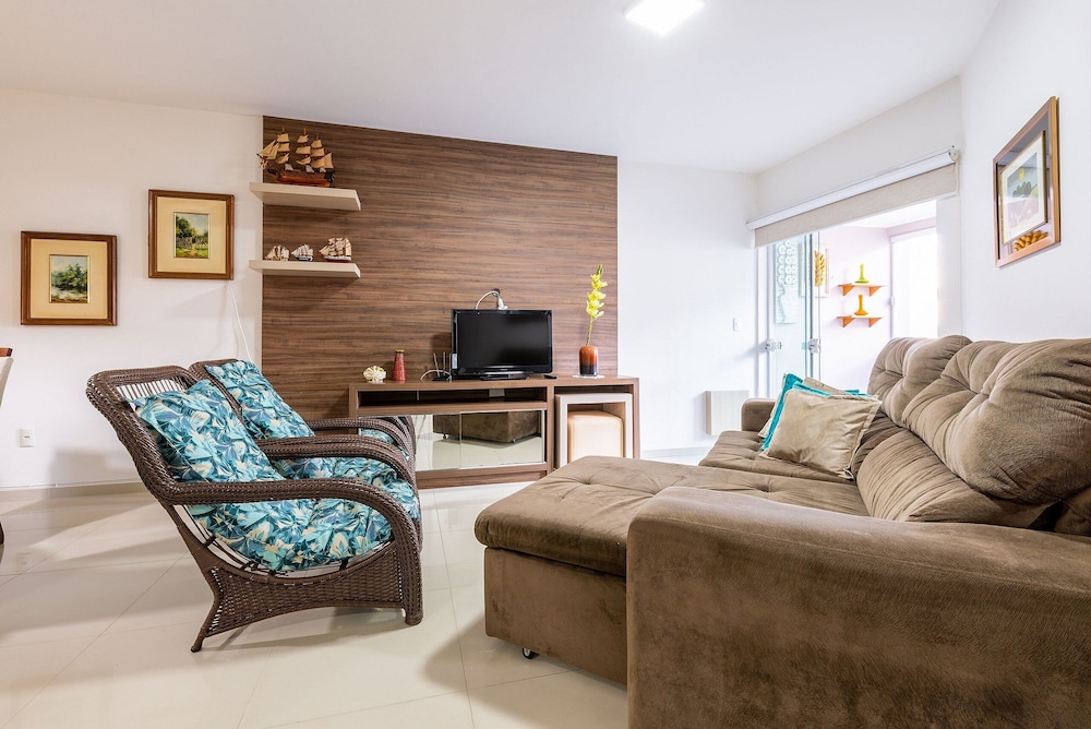 Apto a 4min da praia em BC perto de tudo RTA042 in Balneario Camboriu, Brasil