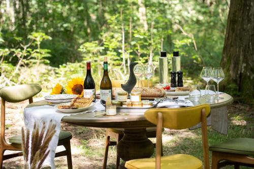 Demeures de Campagne Parc du Coudray — 4-Star Luxury Hotel in Le Coudray-Montceaux, France