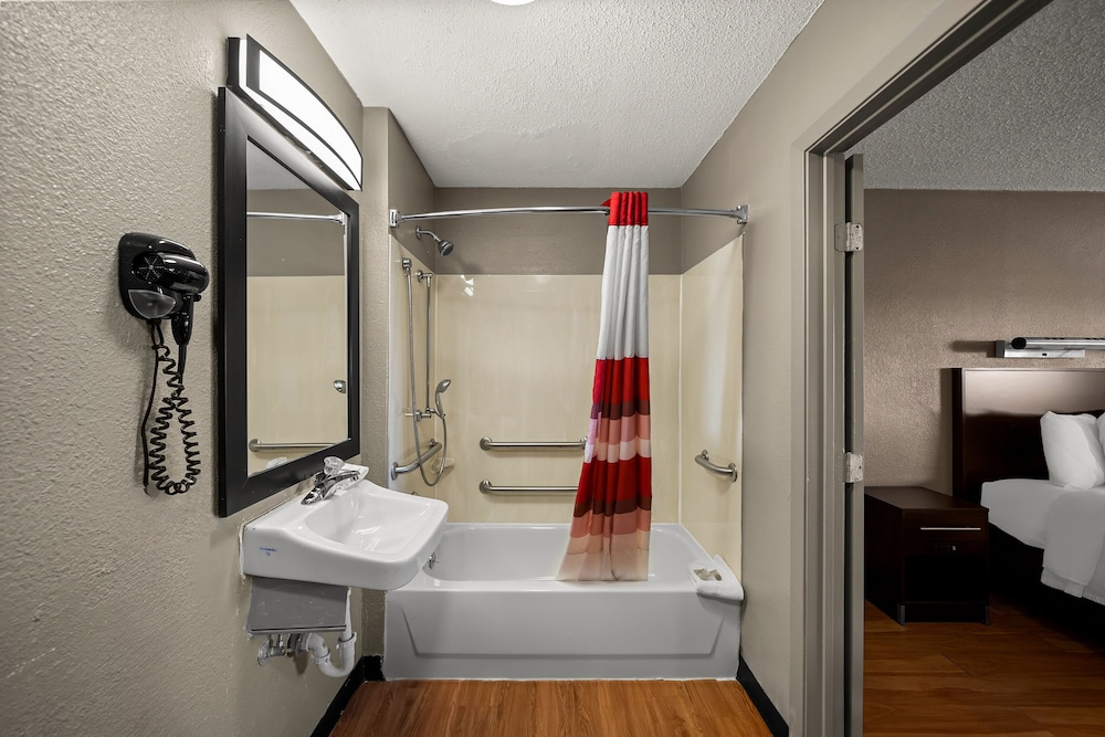 Red Roof Inn Dallas DFW Airport North - photo 22