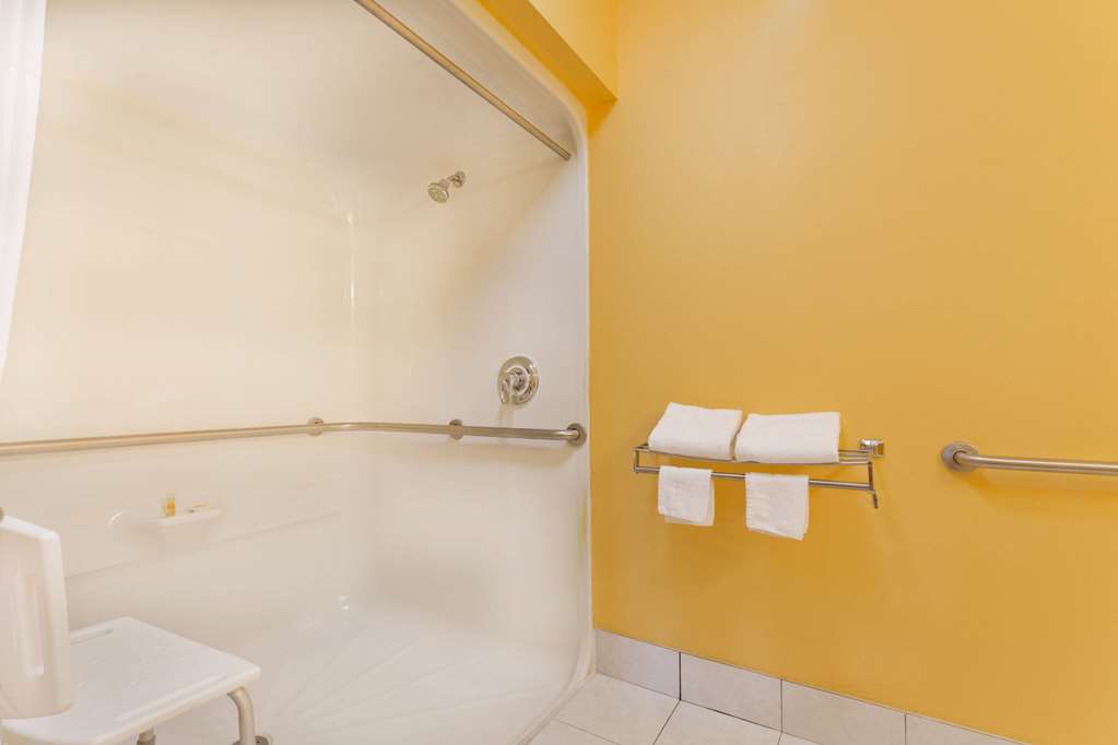 Days Inn by Wyndham Franklin - photo 12