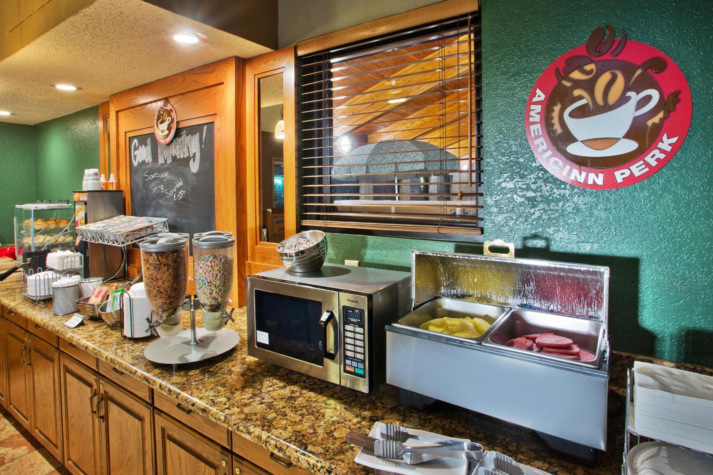 AmericInn by Wyndham Lincoln North - photo 22