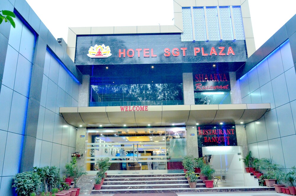 Hotel Sgt Plaza pet-friendly hotel Varanasi