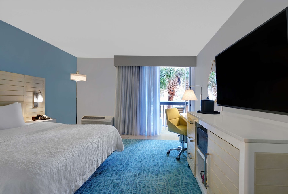 Hampton Inn Jacksonville Beach Oceanfront - photo 17