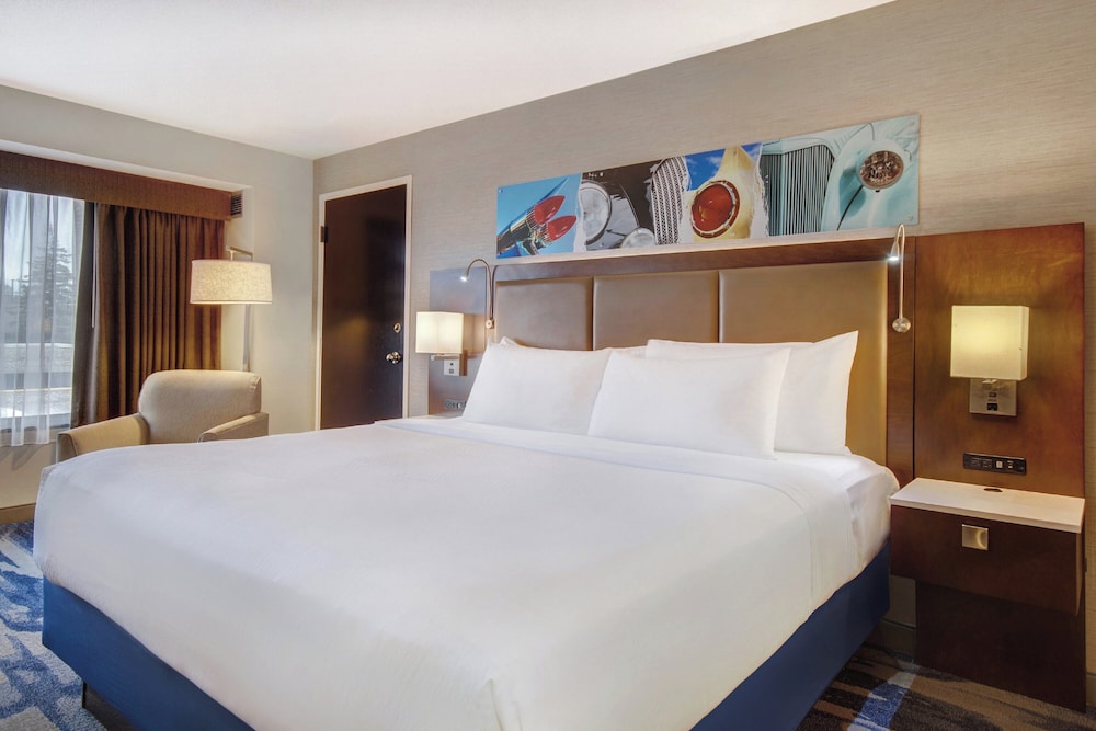 Crowne Plaza Auburn Hills by IHG - photo 26