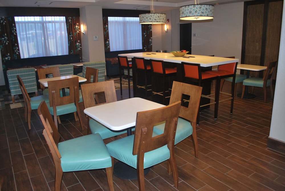 Hampton Inn Shreveport Airport - photo 82