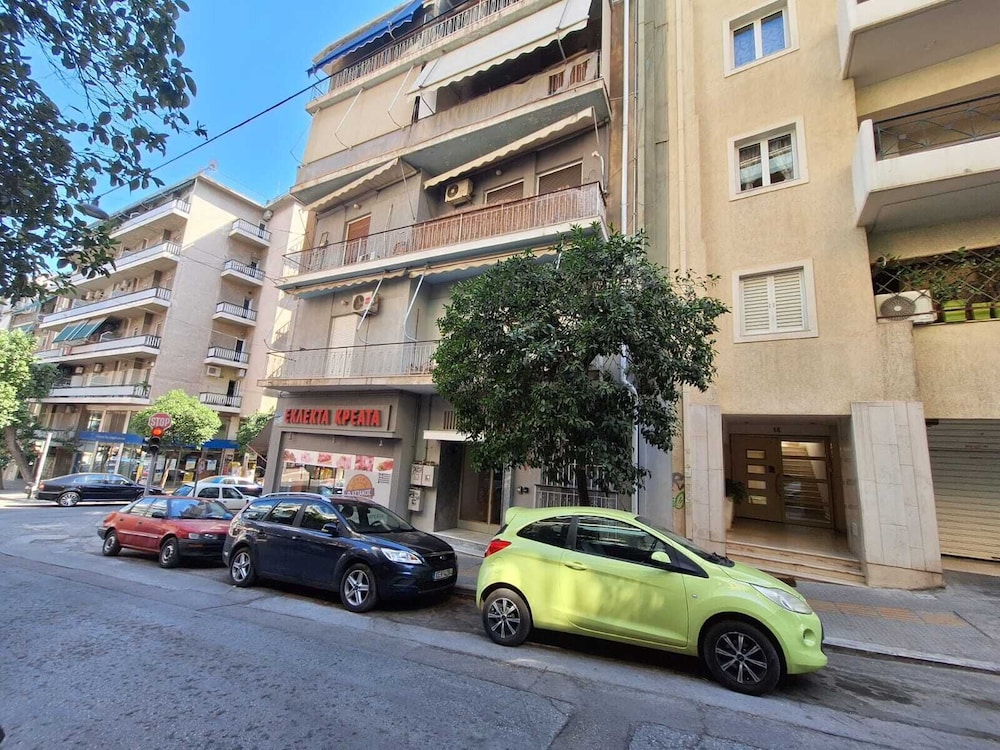 Starry Nights Elegent Studio in Athens — 4-Star Luxury Hotel in Athens, Greece