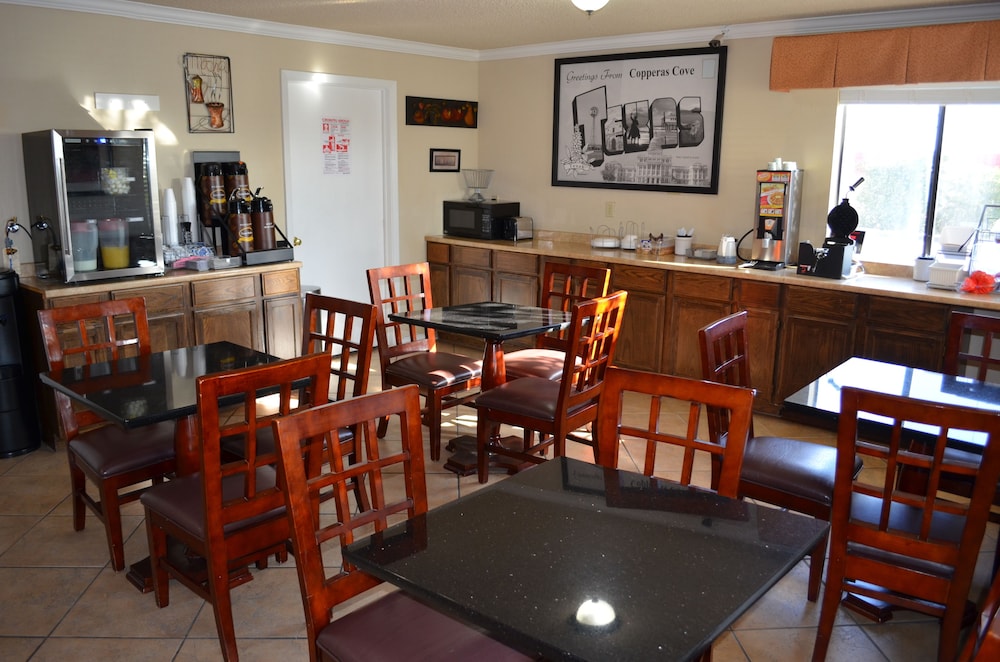 Hill Country Inn & Suites - photo 14