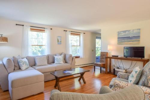 Charming Updated Home in Chatham — 4-Star Luxury Hotel in Chatham, United States