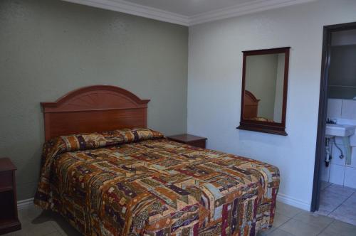 El Rey Inn - photo 10