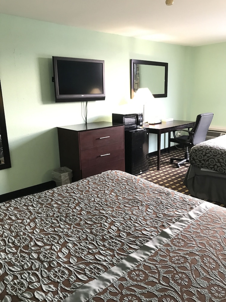 Days Inn by Wyndham Fort Wright Cincinnati Area - photo 14
