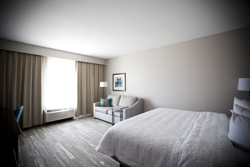Hampton Inn Blue Ash Cincinnati - photo 15
