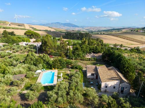 Holiday Home Casale Colomba by Interhome — 4-Star Luxury Hotel in Buseto Palizzolo, Italy