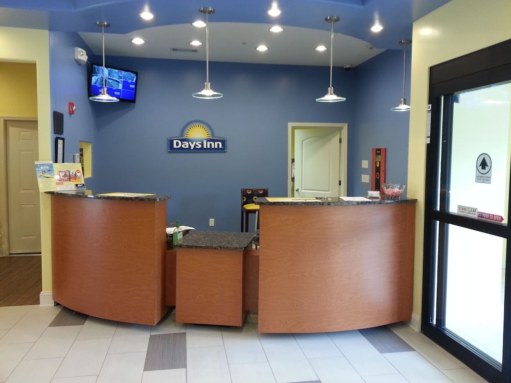 Days Inn by Wyndham Fultondale - photo 5