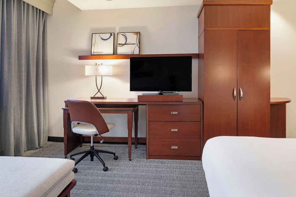 Courtyard by Marriott Long Beach Airport - photo 18