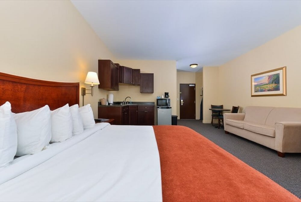 Blue Spruce Inn - photo 11