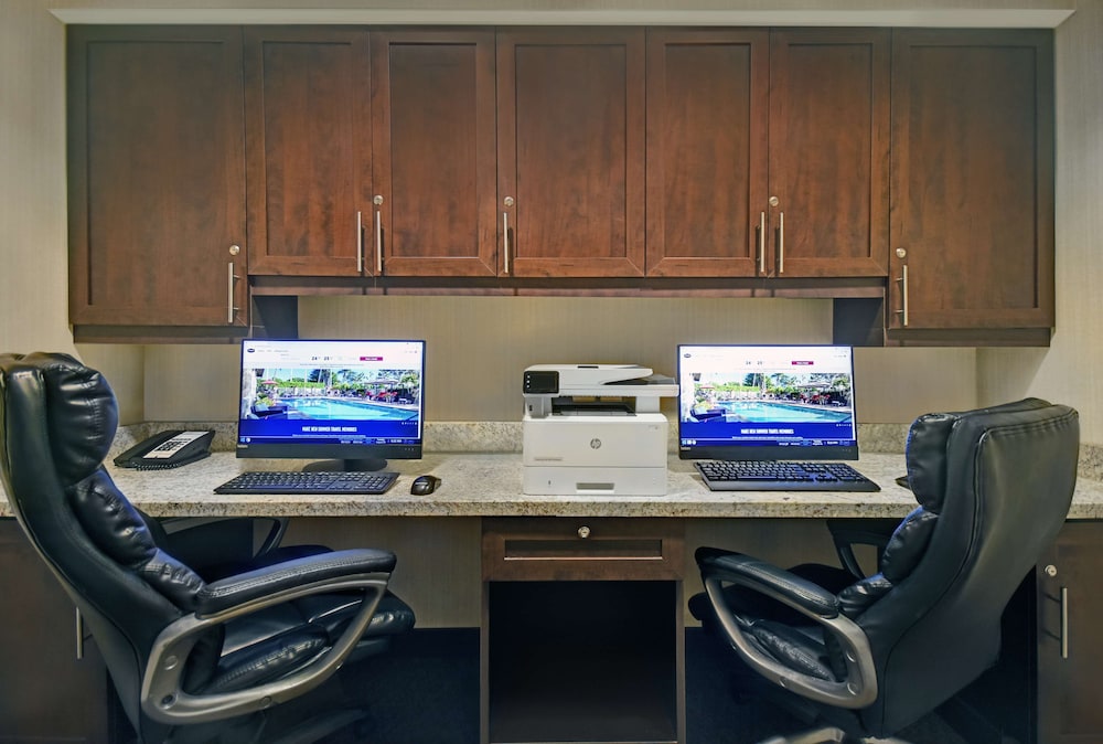 Hampton Inn & Suites Robbinsville - photo 45