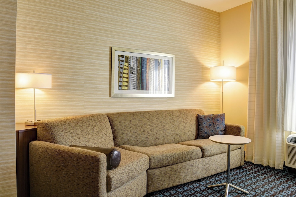 Fairfield Inn & Suites Rochester Mayo Clinic Area St. Marys - photo 8