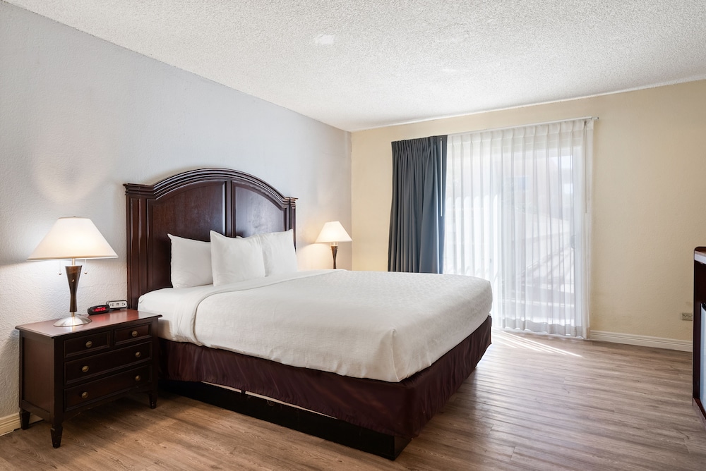 Quality Hotel Americana Nogales - photo 19