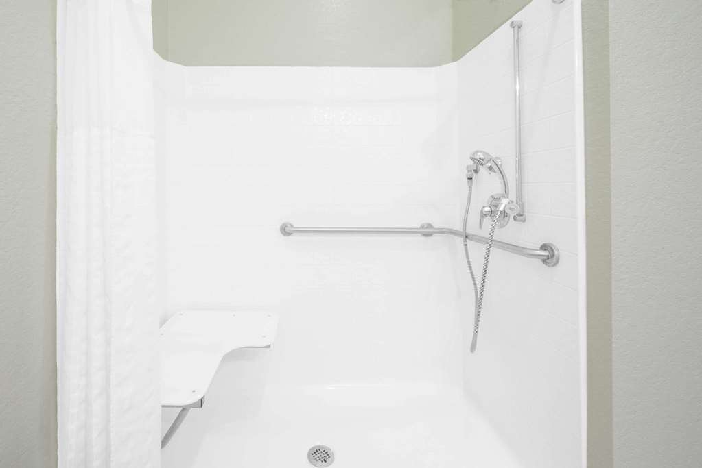 Baymont by Wyndham Pearsall - photo 7