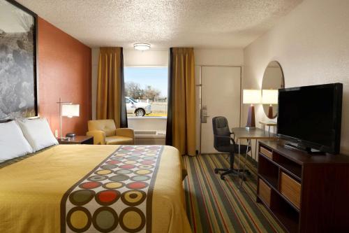 Super 8 By Wyndham Woodward - photo 12