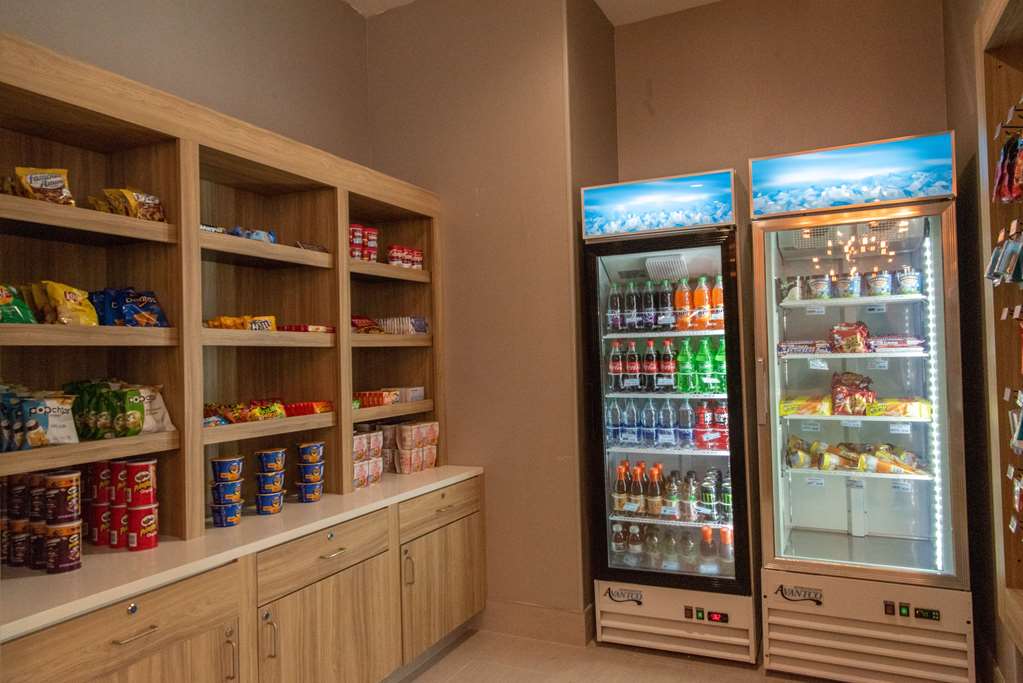 La Quinta Inn & Suite by Wyndham Lake City - photo 16