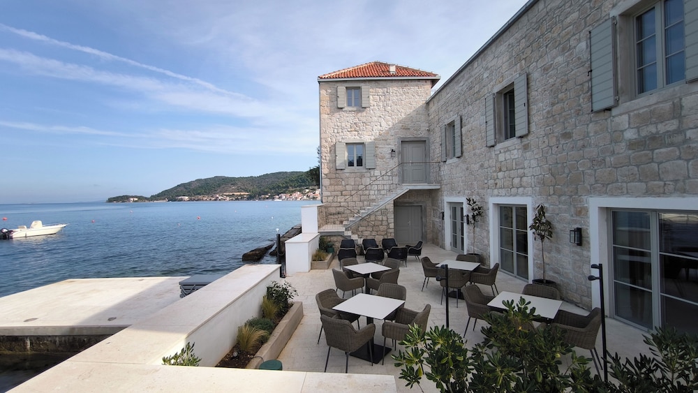 Marshal Club Hotel — hotel in Vis