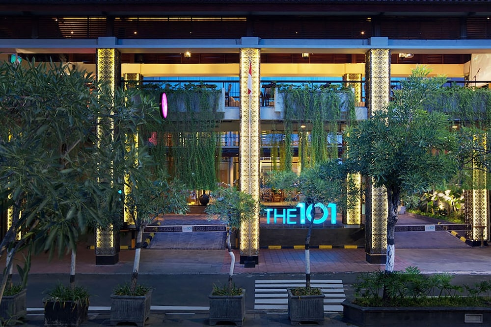 THE 1O1 Yogyakarta Tugu in Yogyakarta, Indonesia