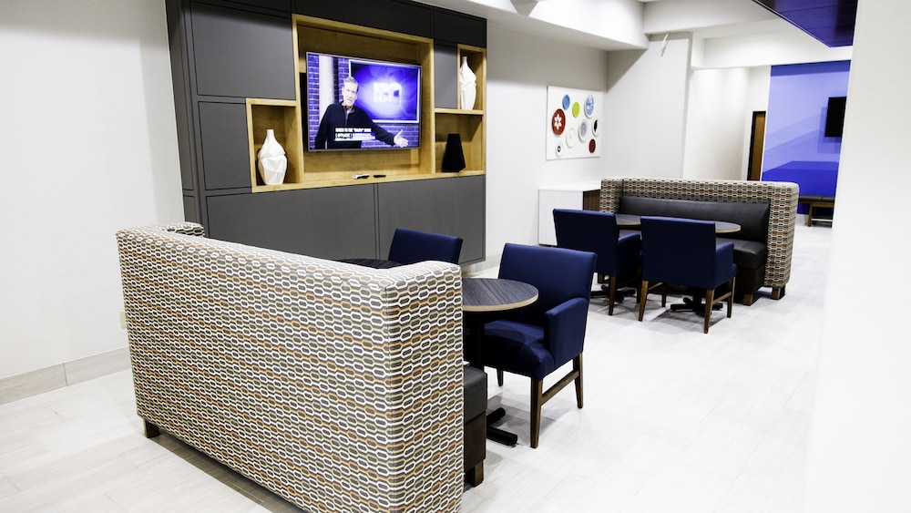 Holiday Inn Express Hotel & Suites Texas City by IHG - photo 16