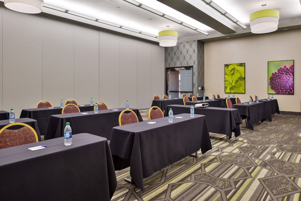 Holiday Inn Express & Suites Elk Grove Central Hwy 99 by IHG - photo 55