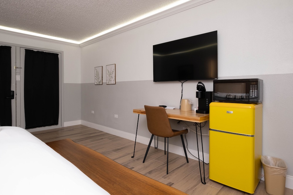 The Westerner Extended Stay - photo 23