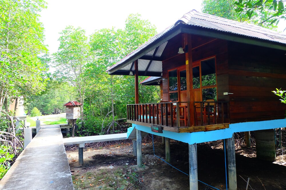 Lam Poh Beach Resort — Chaiya — photo 4