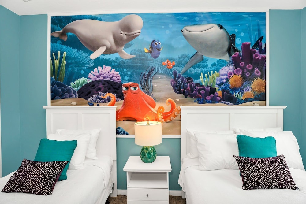 New Decor With Mickey Nemo Tinkerbell & Star Wars Rooms Private Pool and Game Room - photo 3