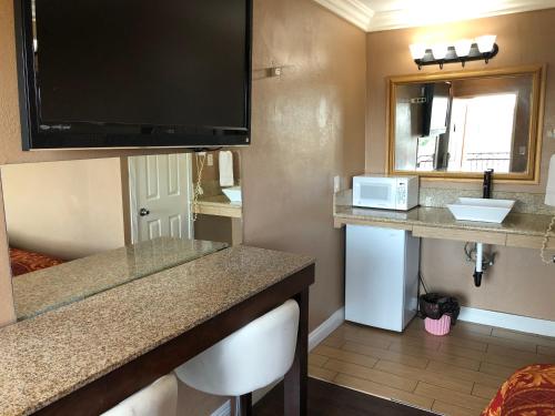 Flight Motel - photo 22