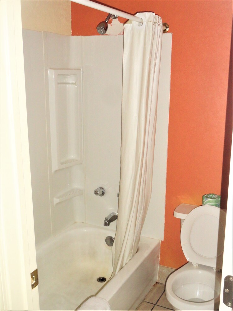Economy Inn Lawton - photo 25