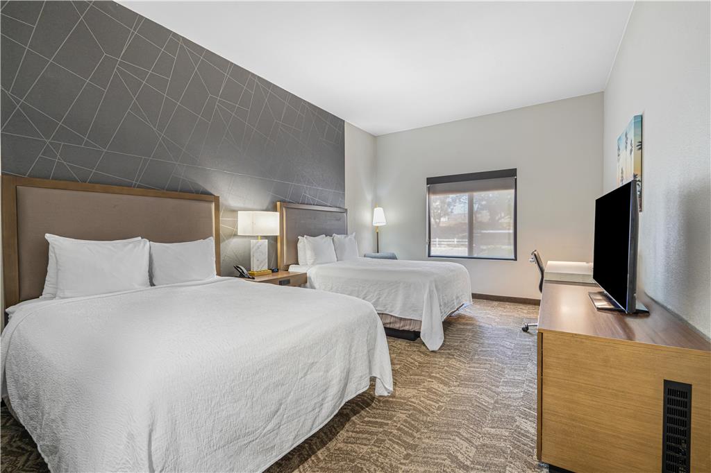 Best Western Valencia Six Flags Inn & Suites - photo 16