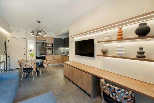 Alfalfa Pagrati Stylish Apartment near Caravel & Center — 4-Star Luxury Hotel in Athens, Greece