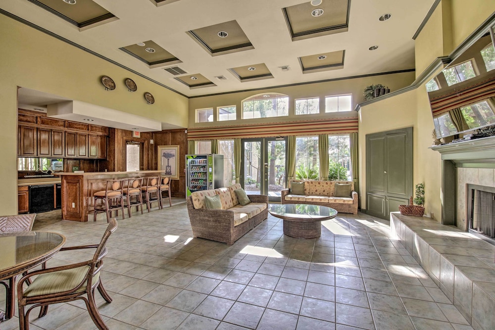Modern Phoenix Condo w Resort Pool & Spa - photo 19