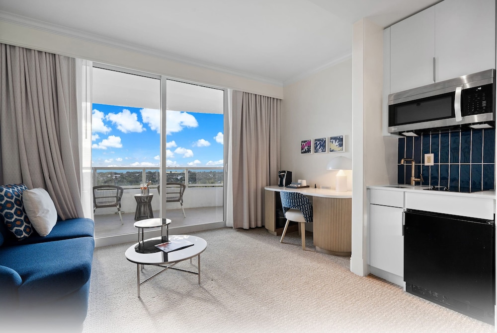 Fontainebleau Miami Beach Private Luxury Suites - photo 164