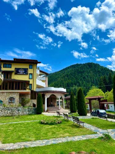 Trigrad hills - carbon neutral hotel in Unknown City
