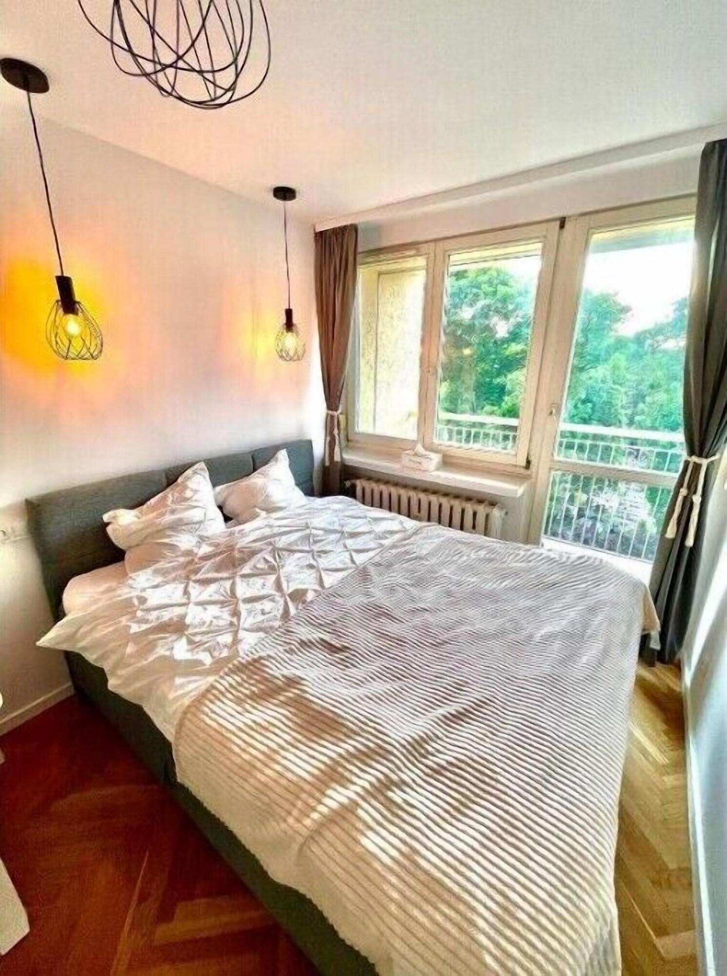 Luxurious Boho Style Apartm. Home Office Desk — 4-Star Luxury Hotel in Katowice, Poland