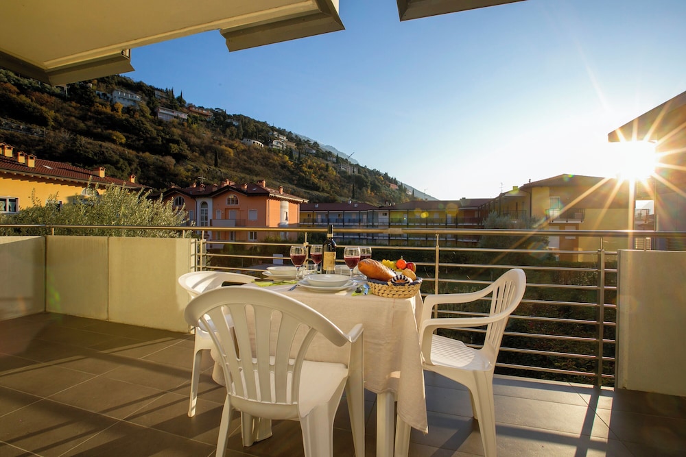 Torbole Relax Pool & Balcony Apartment — 4-Star Luxury Hotel in Nago-Torbole, Italy