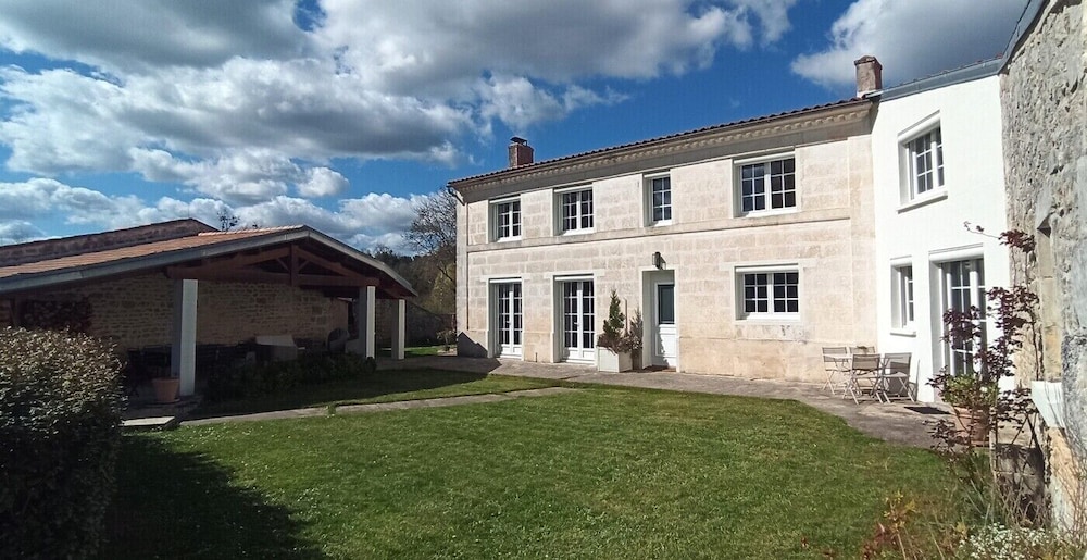 Les rives du Rochefollet - last minute hotel in Unknown City