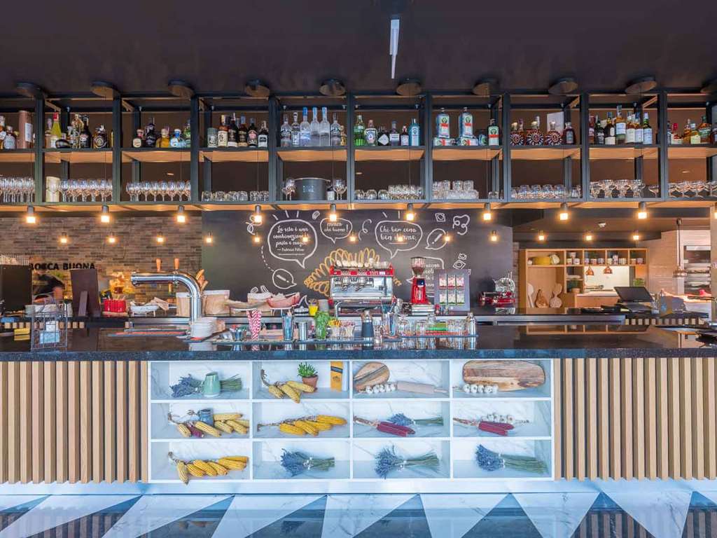 מזון ומשקאות