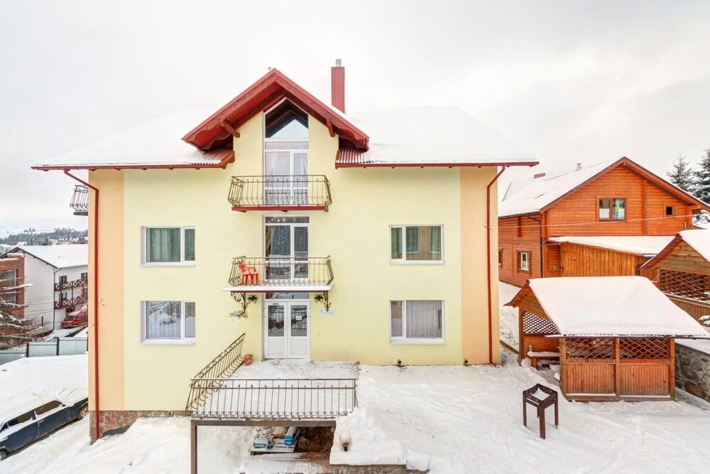 Toga - carbon neutral hotel in Yablunytsya