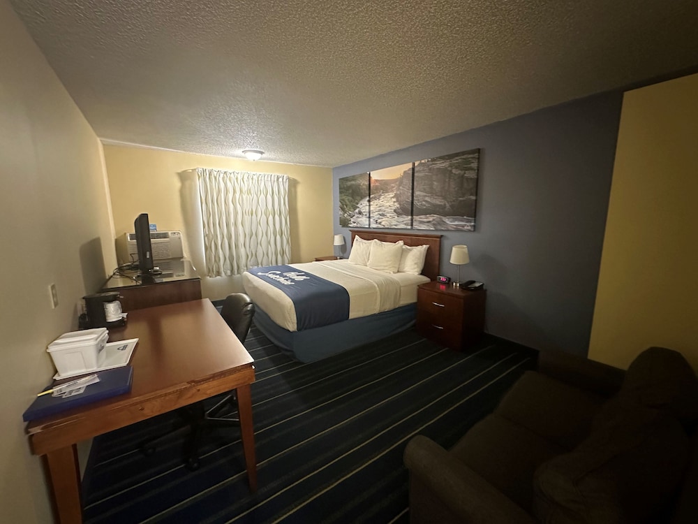 Days Inn & Suites by Wyndham Gunnison - photo 32